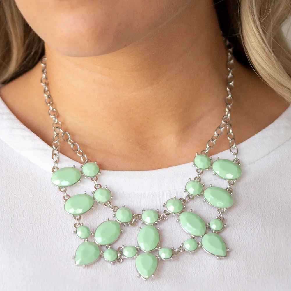 ❤️‍🔥5/$25❤️‍🔥 Goddess Glow Green Necklace